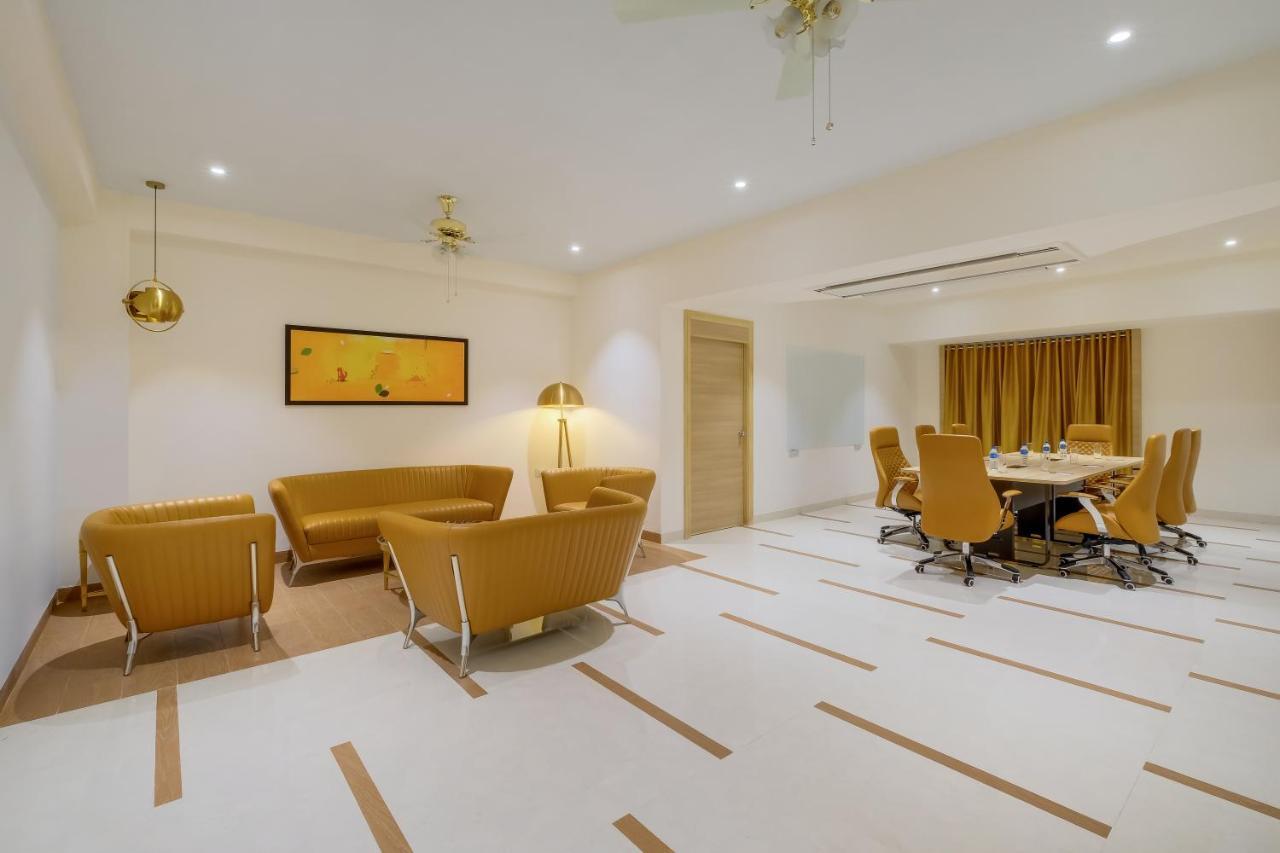 Red Fox By Lemon Tree Hotels, Vijayawāda Exterior foto